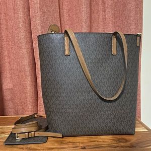 Michael Kors Large Tote / Wallet combo